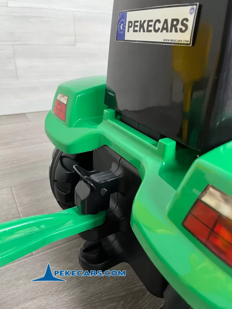 TRACTOR A PEDALES CON REMOLQUE VERDE - Imagen 6