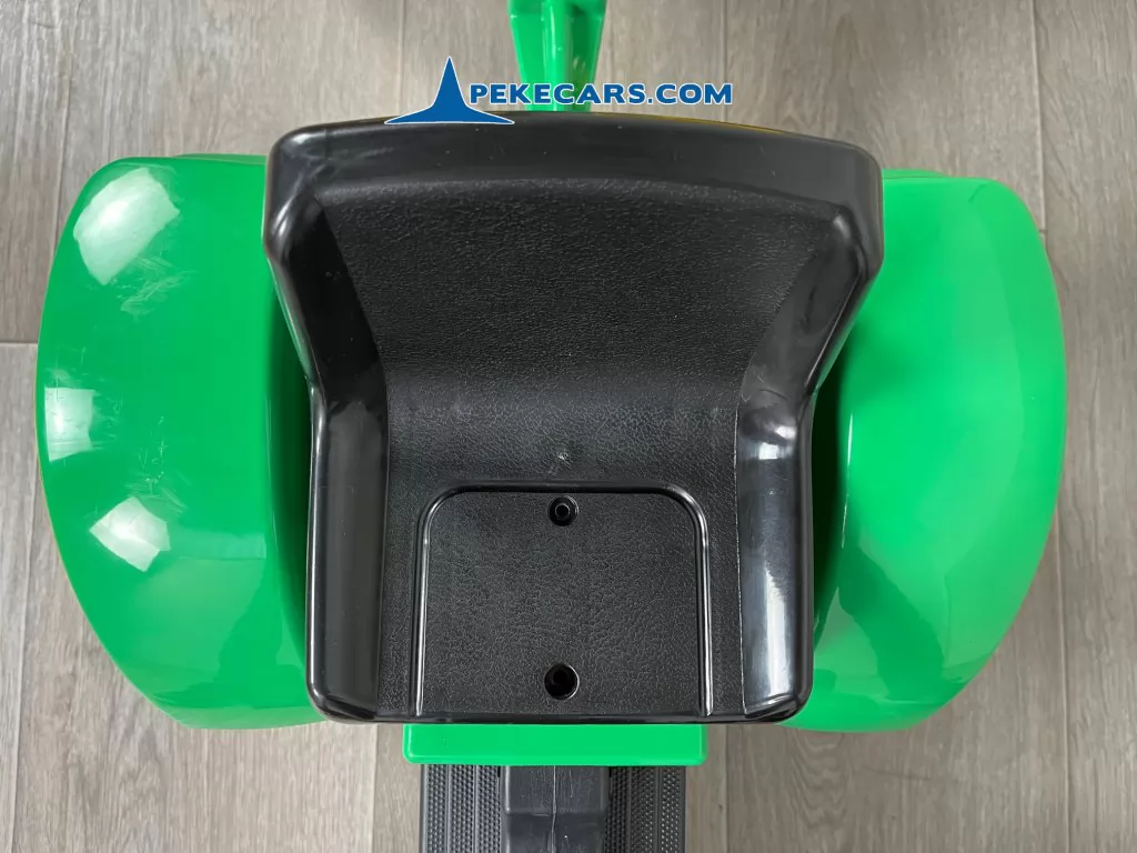 TRACTOR A PEDALES CON REMOLQUE VERDE - Imagen 5