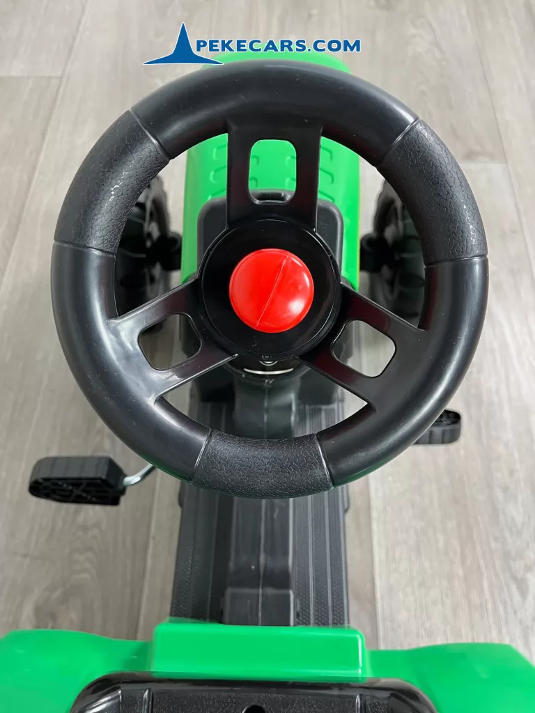 TRACTOR A PEDALES CON REMOLQUE VERDE - Imagen 4