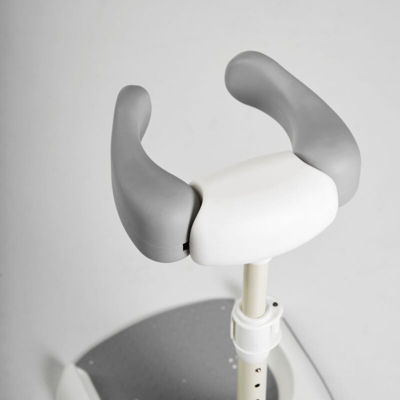 SOPORTE DE BAÑO REGULABLE PLEGABLE GRIS - Imagen 12