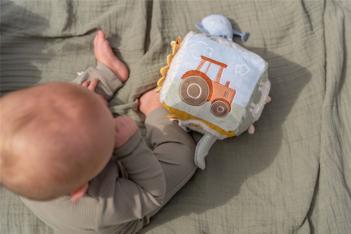 CUBO BLANDITO DE ACTIVIDADES PEQUEÑA GRANJA LITTLE DUTCH - Imagen 3
