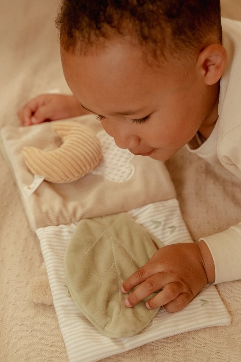 LIBRO BLANDITO ACTIVIDADES NEWBORN NATURAL - Imagen 6