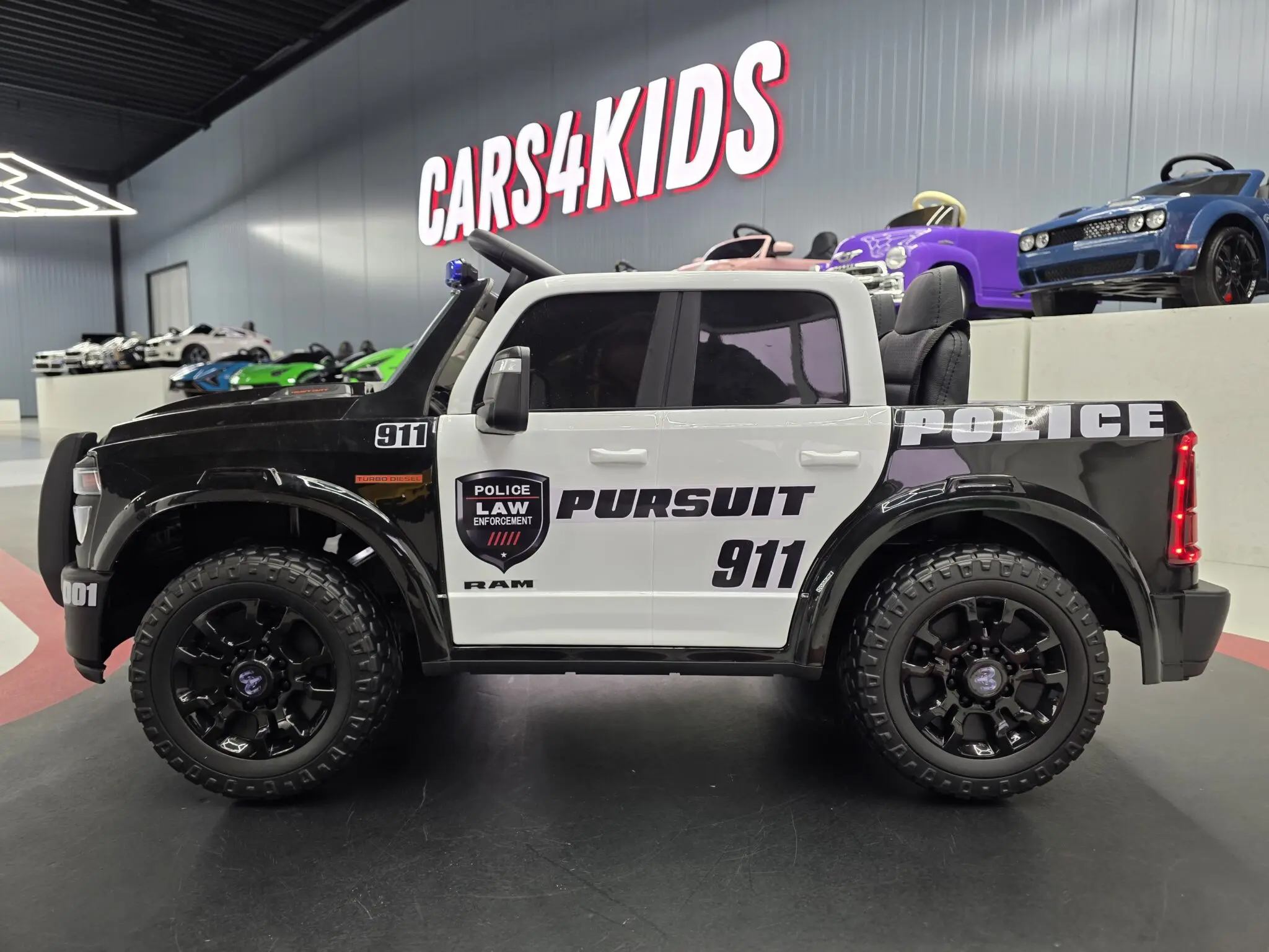 DODGE RAM POLICE BLACK - Imagen 2
