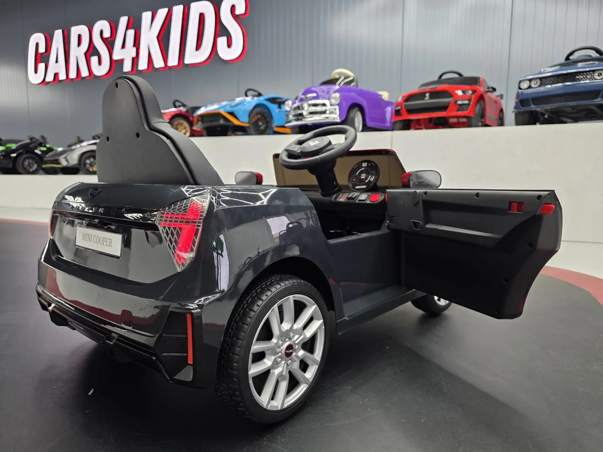 MINI COOPER S METALLIC BLACK - Imagen 2