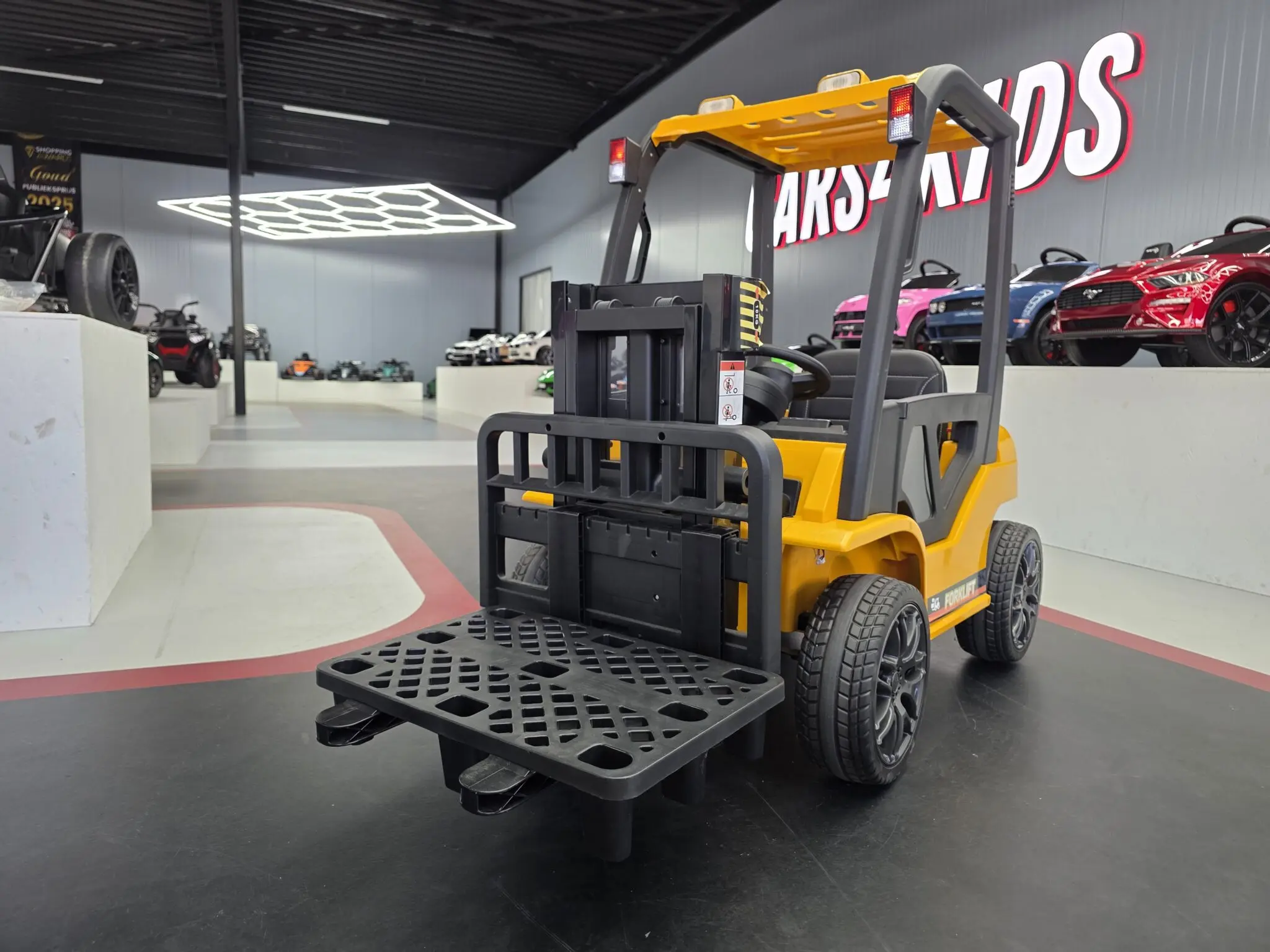 CARRETILLA ELEVADORA / FORKLIFT YELLOW