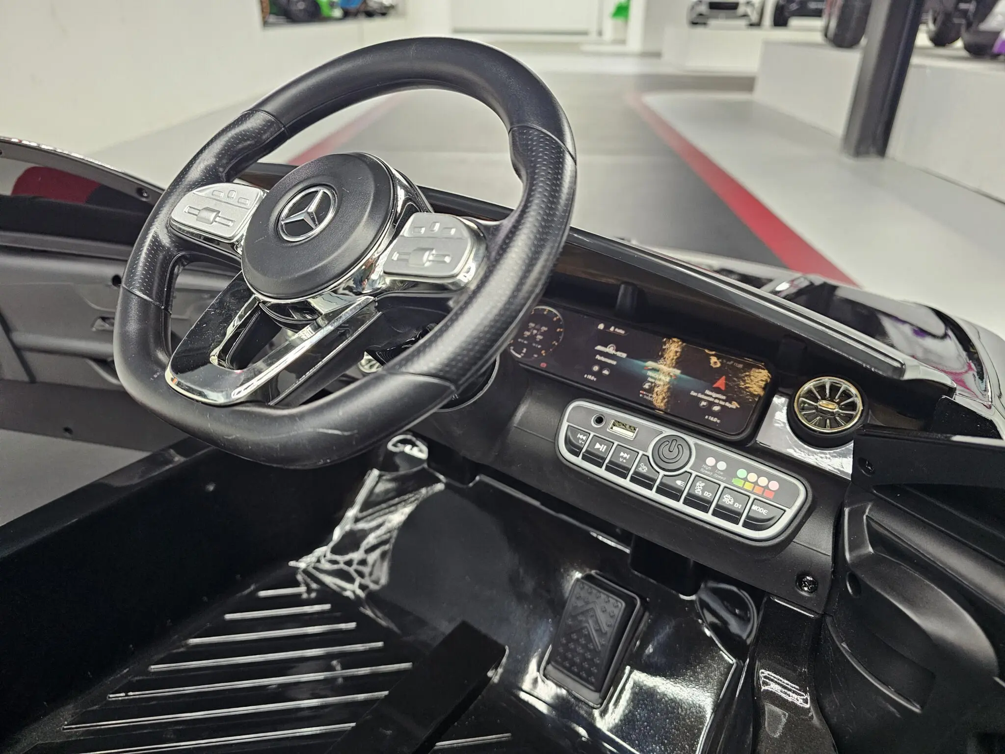 MERCEDES CLA45METALLIC BLACK - Imagen 7