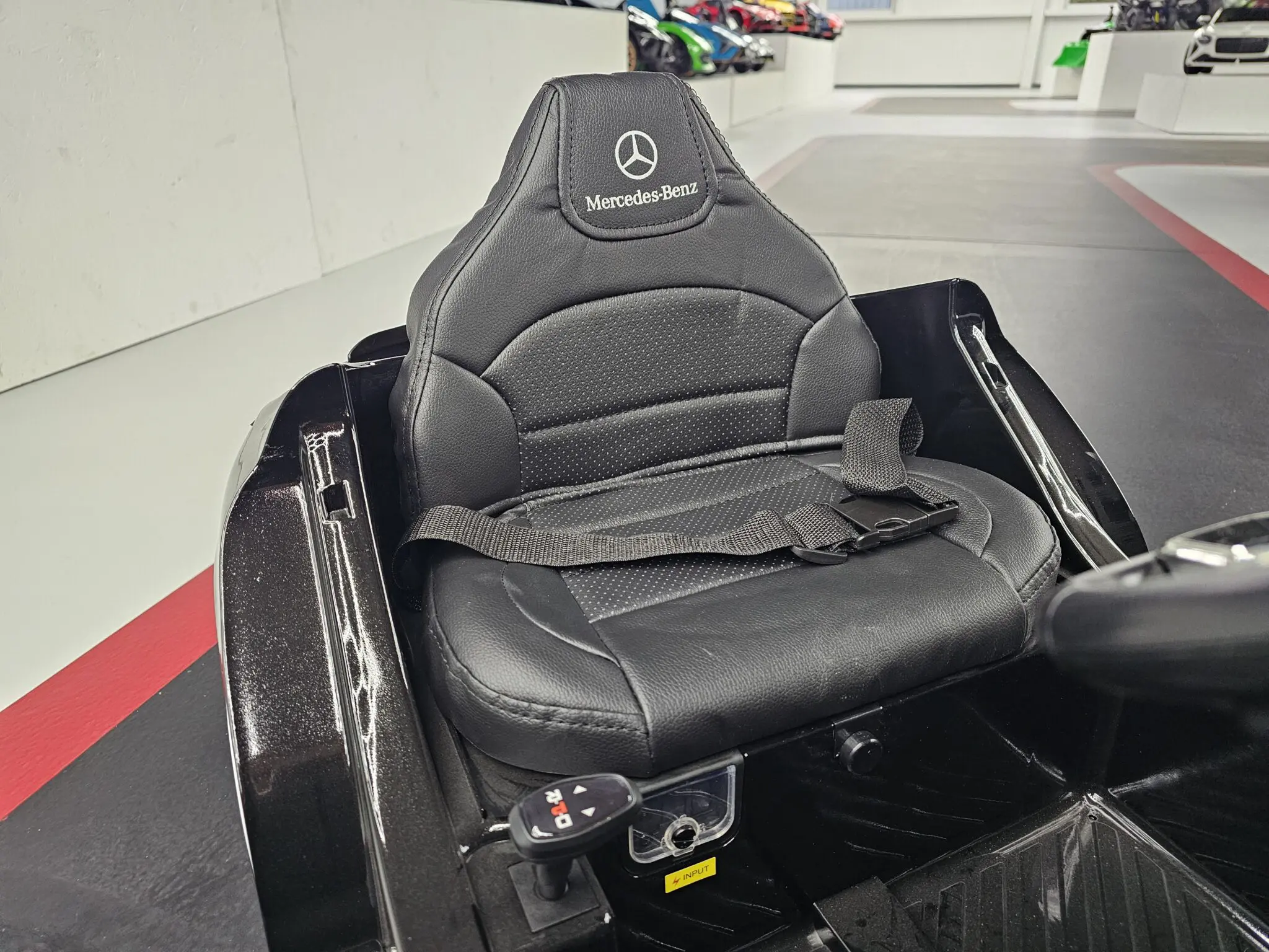 MERCEDES CLA45METALLIC BLACK - Imagen 6