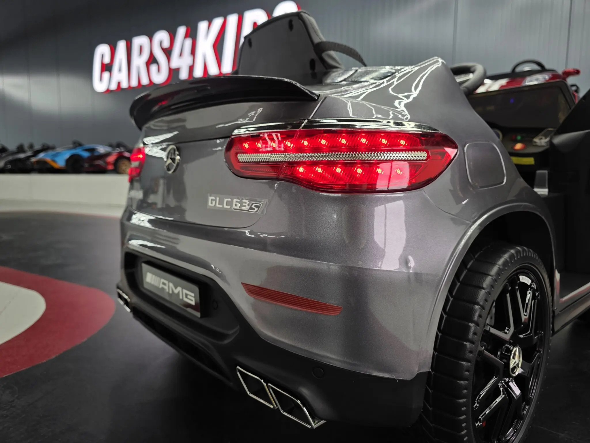 MERCEDES BENZ GLC63 METALLIC SILVER - Imagen 5