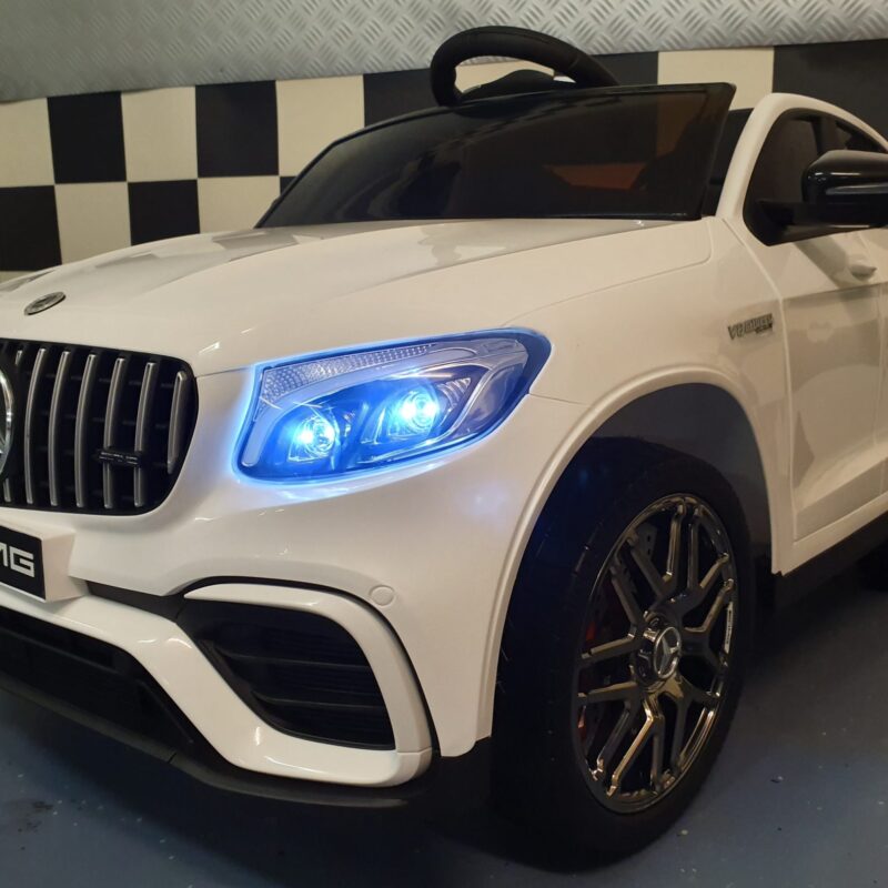 MERCEDES BENZ GLC63 AMG WHITE